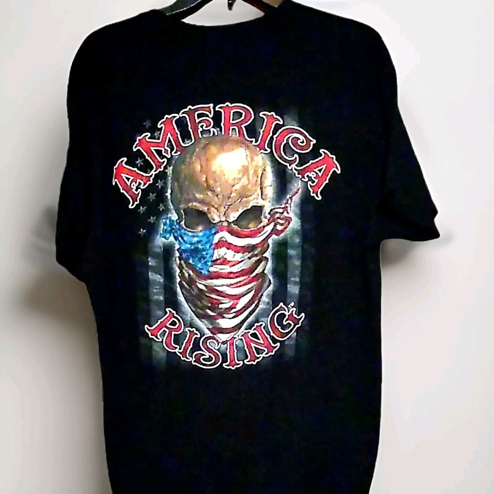 Gildan America Rising T-Shirt Mens Large Black Skull Flag Graphic Tee